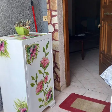 2 Floor House In Loggos - Aigio *