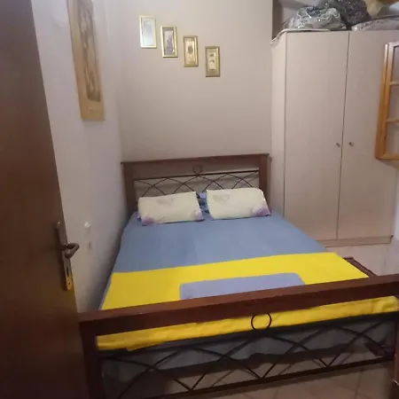 2 Floor House In Loggos - Aigio