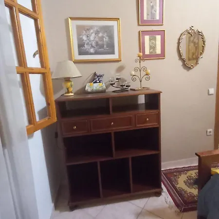 2 Floor House In Loggos - Aigio Semesterbostad *