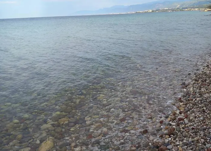 Сasa de vacaciones 2 Floor House In Loggos - Aigio *