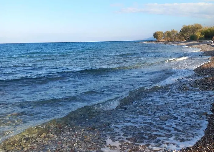 2 Floor House In Loggos - Aigio Semesterbostad Longos (Achaea)