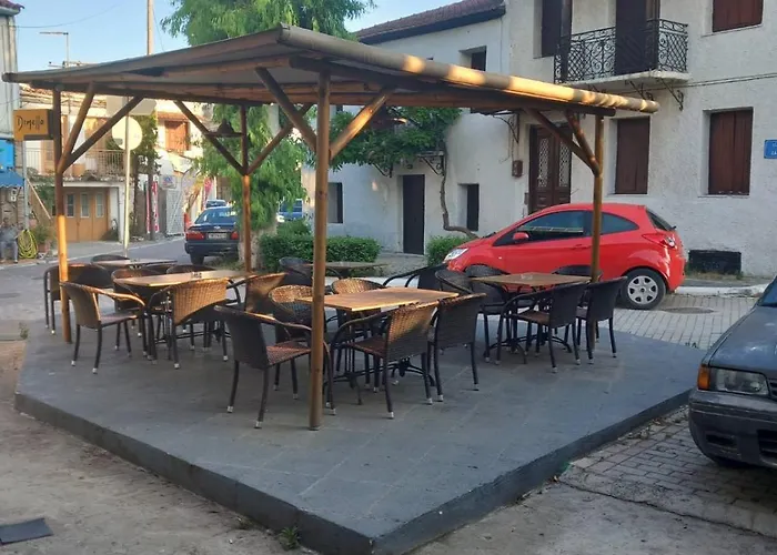 2 Floor House In Loggos - Aigio *