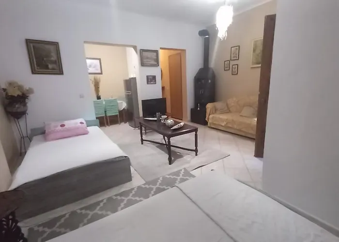 2 Floor House In Loggos - Aigio Semesterbostad