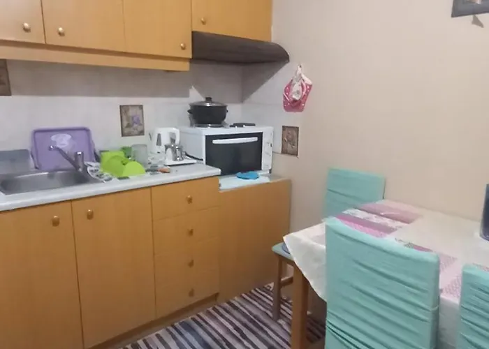 2 Floor House In Loggos - Aigio